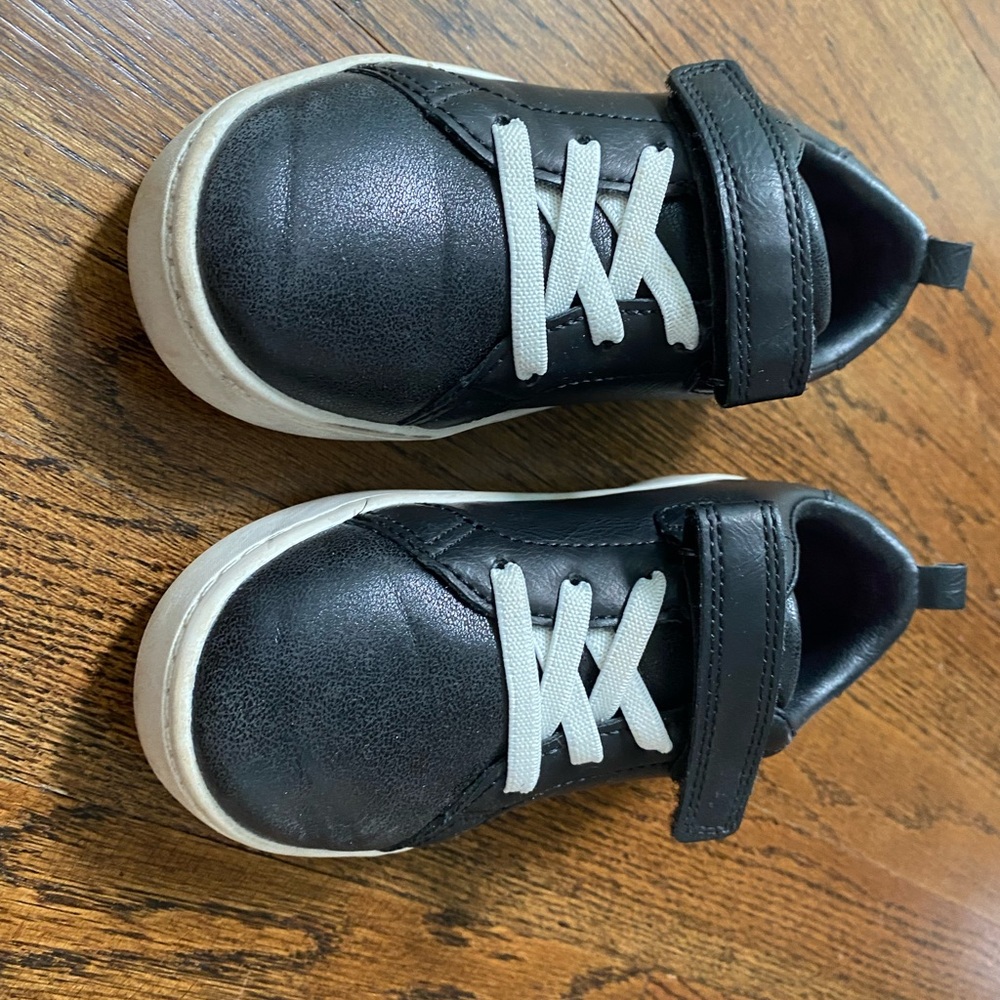 Carter's PERRIE toddler girl size 10 Black Sneakers with Silver Glitter Heart - Picture 12 of 15
